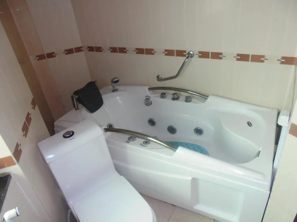 Adot Tinna Hotel Addis Abeba