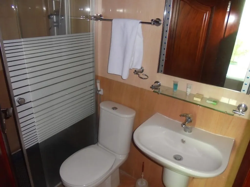 Adot Tinna Hotel Addis Abeba 3*,  Etiopia