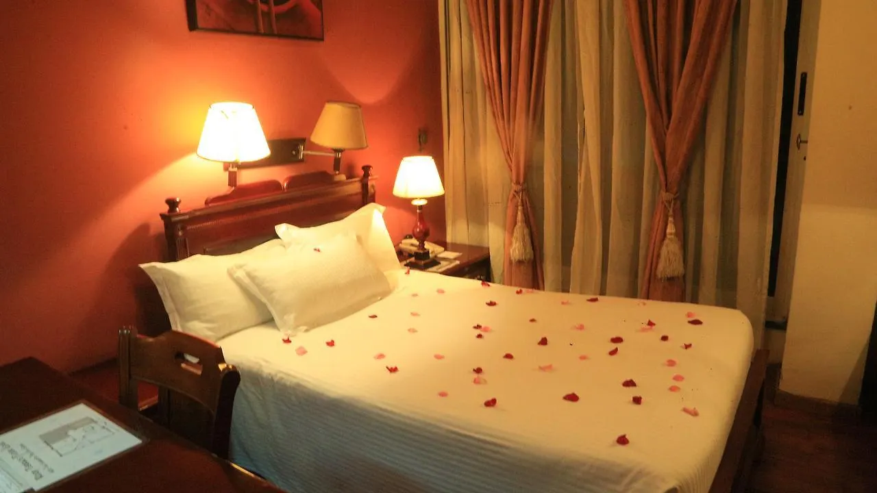 Adot Tinna Hotel Addis Abeba