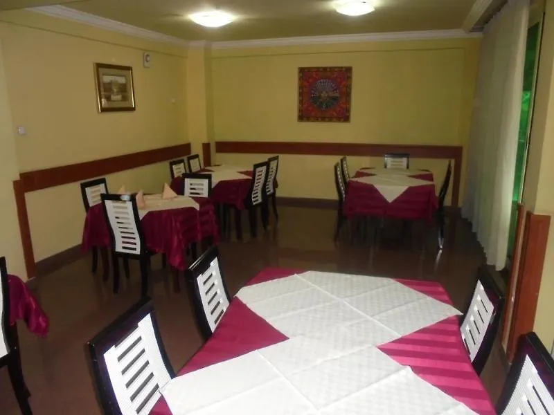 Adot Tinna Hotel Addis Abeba